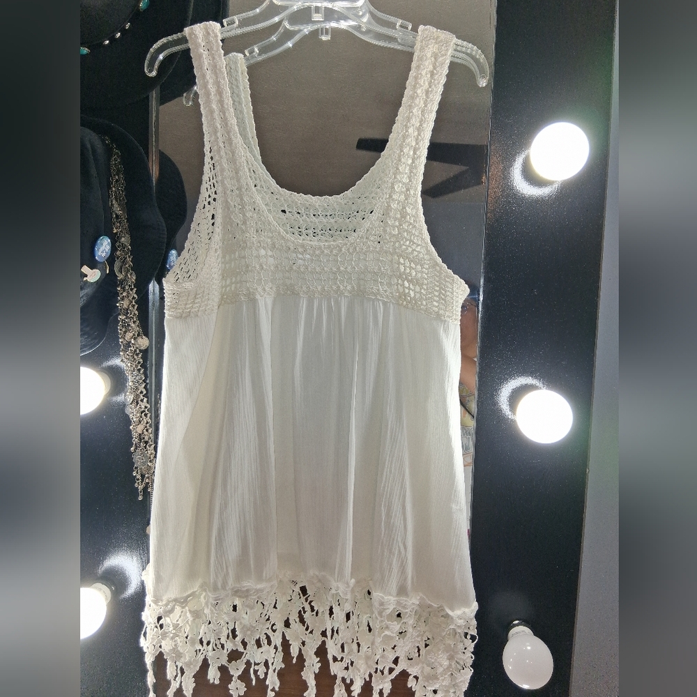 VENUS Ivory Crochet Accent Tank Top - Picture 4 of 5